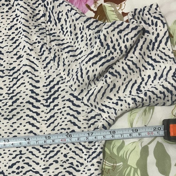 Banana Republic Malibu T-Shirt - Picture 9 of 11